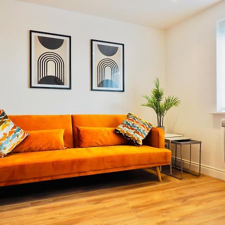 Private Parking Stylish Great Location Apartman Guildford Kültér fotó