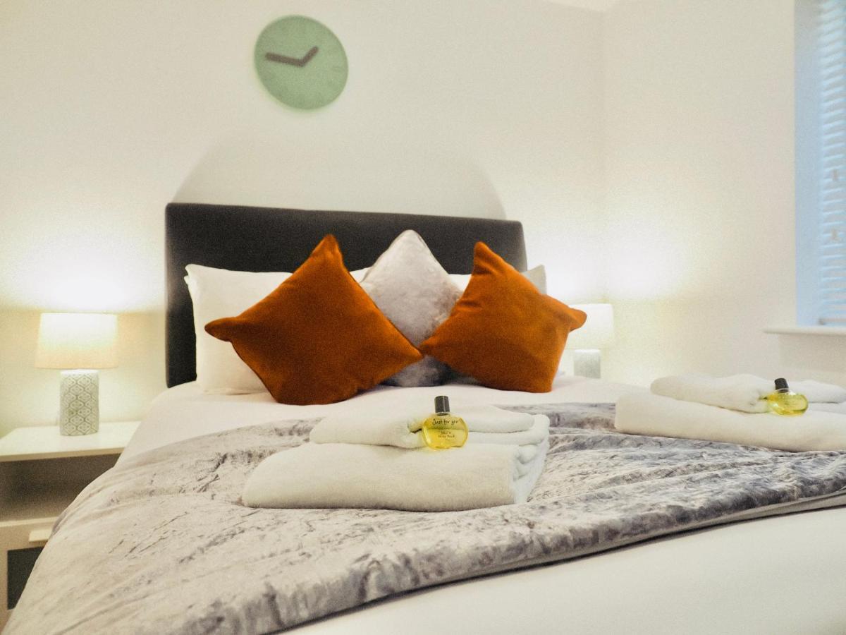 Private Parking Stylish Great Location Apartman Guildford Kültér fotó