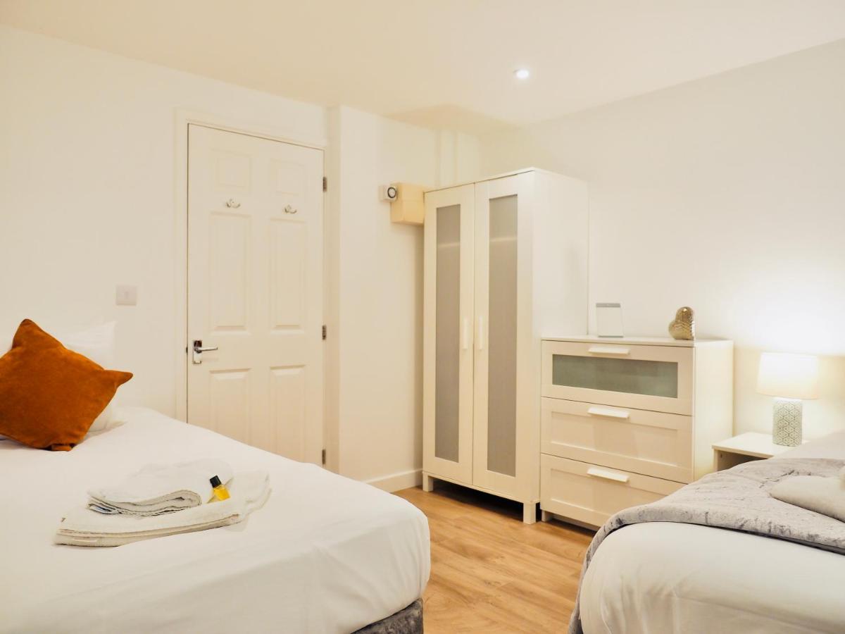 Private Parking Stylish Great Location Apartman Guildford Kültér fotó