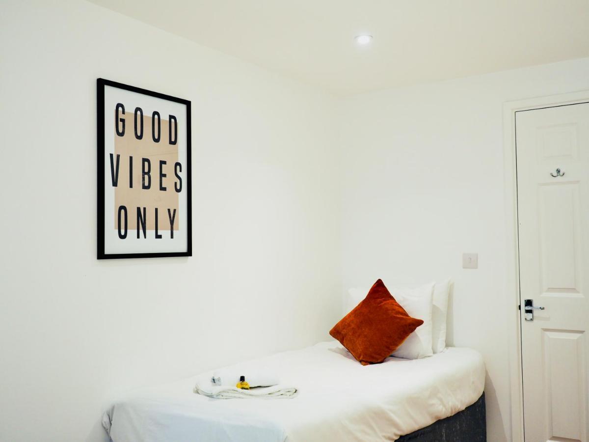 Private Parking Stylish Great Location Apartman Guildford Kültér fotó